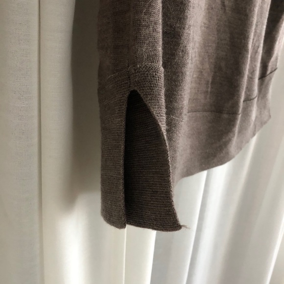 Women’s Loft Brown Lightweight Top - Picture 5 of 5